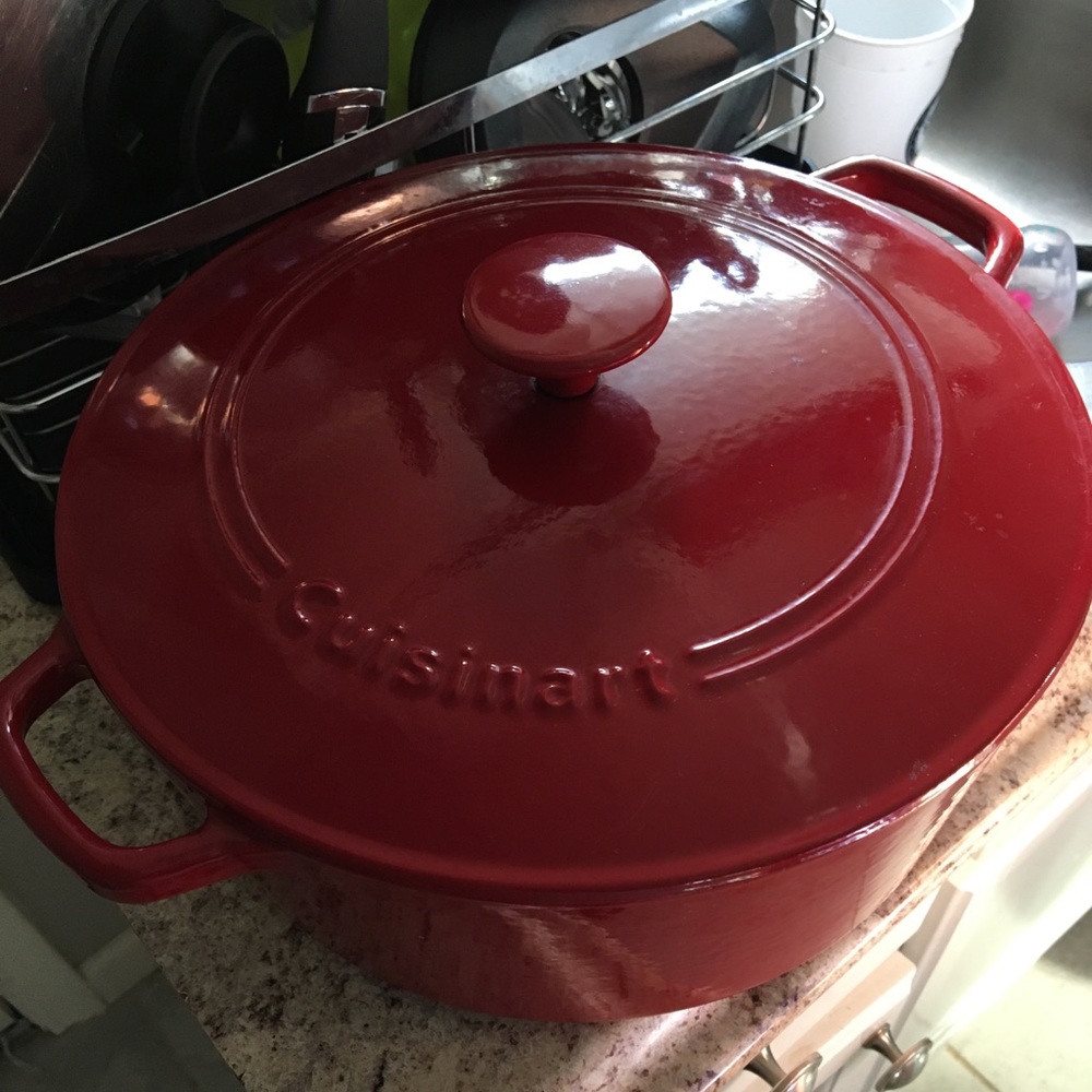 COPY - A pot and brand name is cuisinart